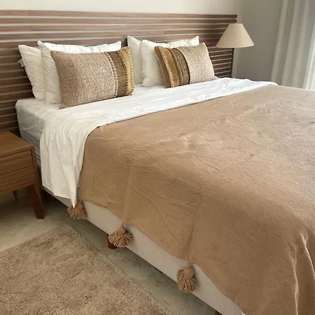 Beachfront Penthouse Marbella, Rio Real Playa アパート
