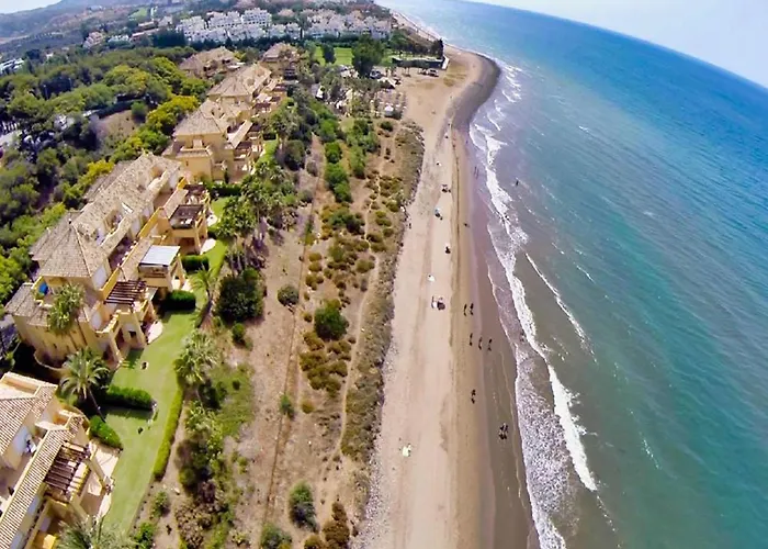 Beachfront Penthouse Marbella, Rio Real Playa マルベーリャ