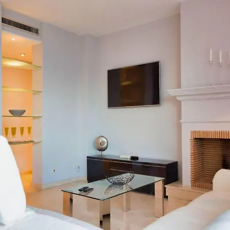 Beachfront Penthouse Marbella, Rio Real Playa Appartement *