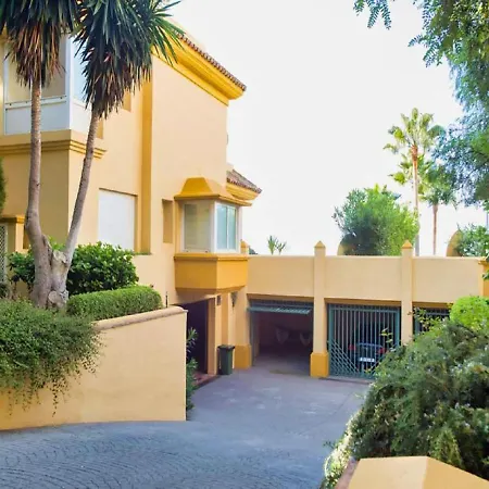 Beachfront Penthouse Marbella, Rio Real Playa Марбелья