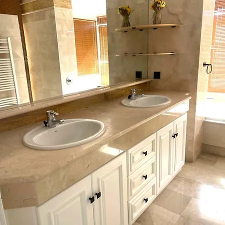Beachfront Penthouse Marbella, Rio Real Playa Μαρμπέλλα