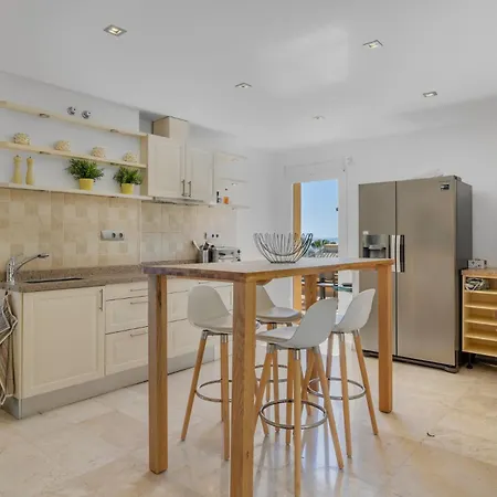 Beachfront Penthouse Marbella, Rio Real Playa Daire Marbella