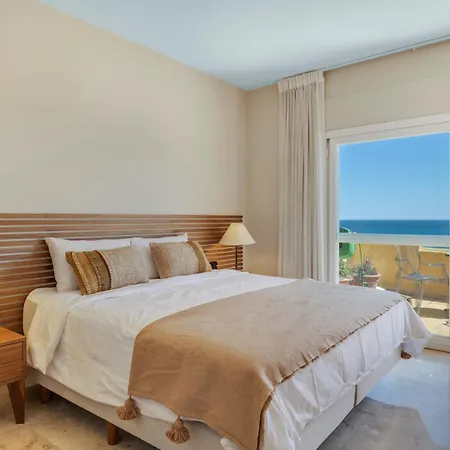 Daire Beachfront Penthouse Marbella, Rio Real Playa *