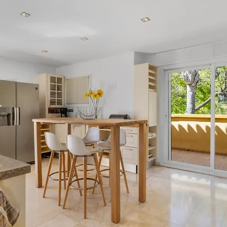 Beachfront Penthouse Marbella, Rio Real Playa Daire Marbella