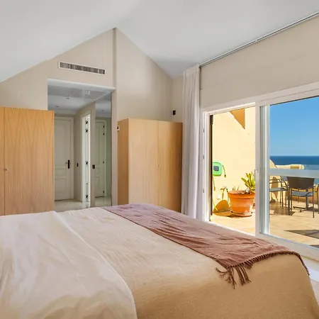 Beachfront Penthouse Marbella, Rio Real Playa Daire