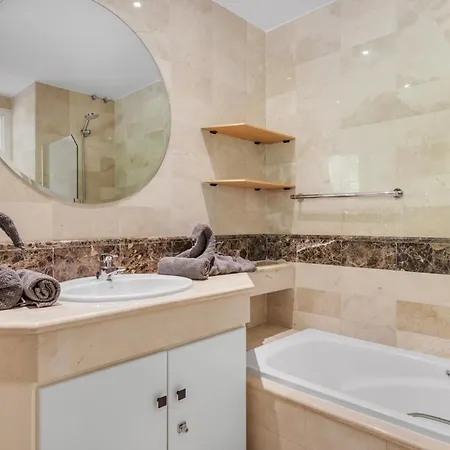 Daire Beachfront Penthouse Marbella, Rio Real Playa