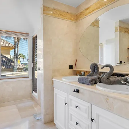 Daire Beachfront Penthouse Marbella, Rio Real Playa Marbella