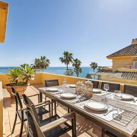 Beachfront Penthouse Marbella, Rio Real Playa *