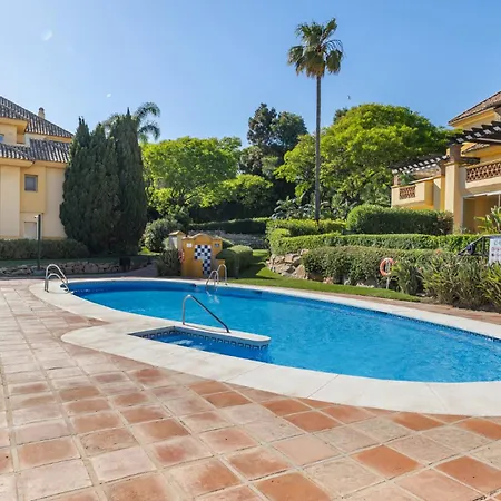 Beachfront Penthouse Marbella, Rio Real Playa Daire