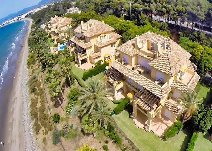 아파트 Beachfront Penthouse Marbella, Rio Real Playa 마르베야
