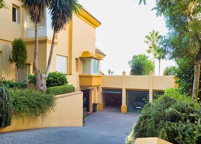 Beachfront Penthouse Marbella, Rio Real Playa 마르베야